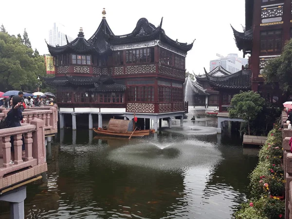 Çay Evi Ile Lotus Gölet Antik Çin Bina Shanghai Mayıs — Stok fotoğraf