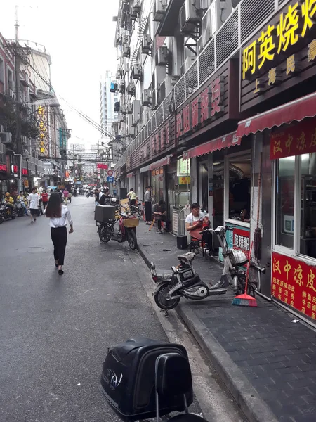 街头食品 与中国餐馆的街道 2018年5月 — 图库照片