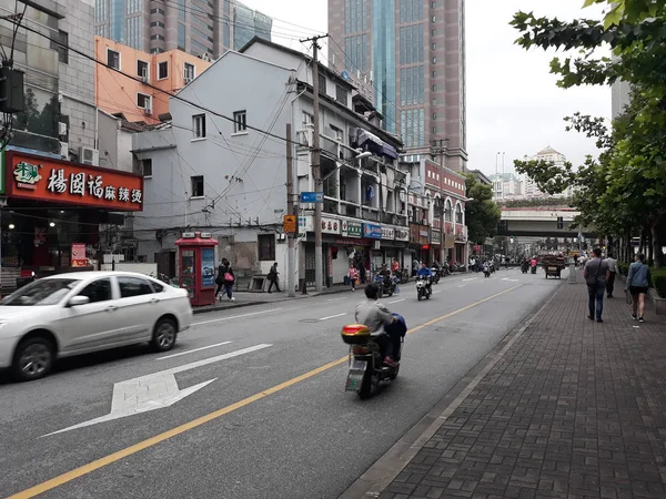 Calle China Con Tiendas Casas Antiguas Shanghai Mayo 2018 —  Fotos de Stock