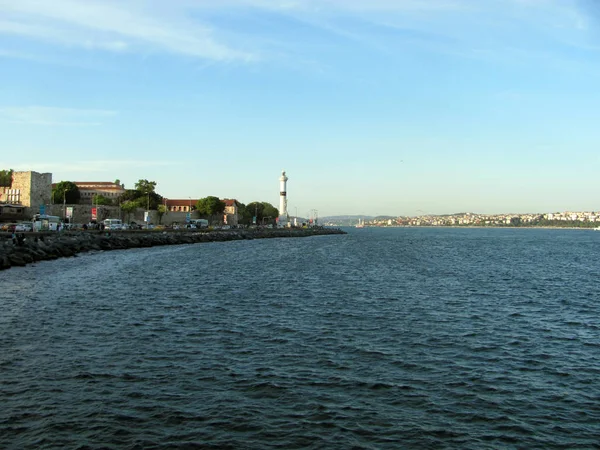 Estabula Skyline Com Farol Aahyrkapy Feneri — Fotografia de Stock