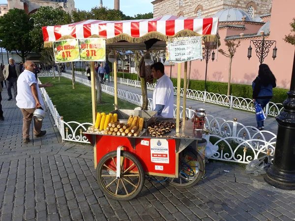 Comida Rua Turca Carrinho Vender Milho Grelhado Castanhas Istambul Maio — Fotografia de Stock