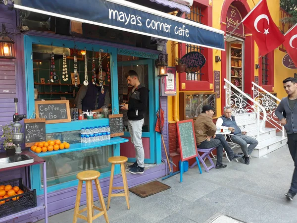 Altstadt Von Istanbul Sultanahmet Helle Gebäude Und Straßencafés Truthahn Mai — Stockfoto