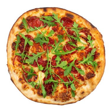 Beyaz salamlı pizzanın en iyi görüntüsü.