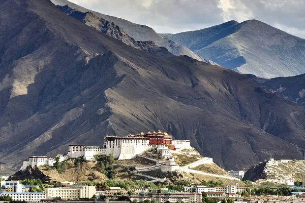 Vista Del Palacio Potala Las Montañas Lhasa Xizang China — Foto de Stock