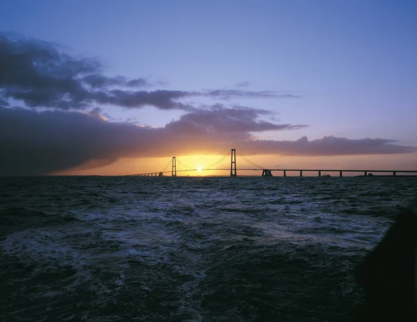 Great Belt Bridge Spanning Ocean — Stock Photo, Image