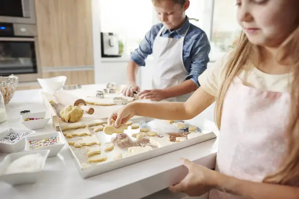 Girl Brother Baking Easter Biscuits Kitchen Counter — Stock Photo, Image