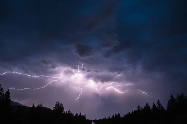 Blitze Himmel Über Den Kanadischen Felsigen Bergen Kootenay Region Fernie — Stockfoto