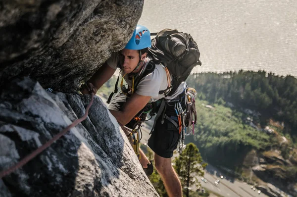 Männerklettern Chief Squamish Kanada — Stockfoto