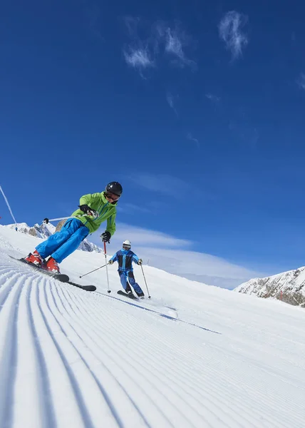 Father Son Skiing Snowy Hill Hintertux Tirol Austria — Stock Photo, Image