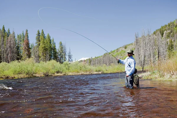 Homme Chapeau Pêche Mouche Dans Rivière Colorado Usa — Photo