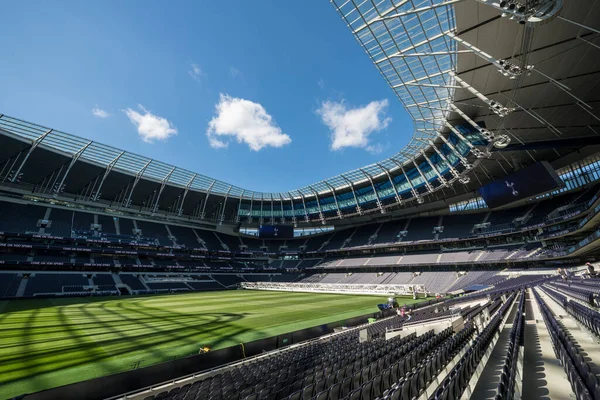 Fußballstadion Von Tottenham Hotspur Leere Tribünen Und Sonnenschein Auf Dem — Stockfoto