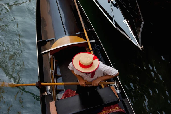 Male Gondolier Βενετία Ιταλία — Φωτογραφία Αρχείου