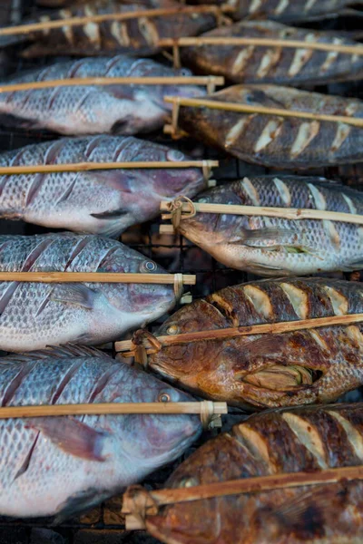 Primo Piano Pesce Alla Griglia Luang Prabang Laos — Foto Stock