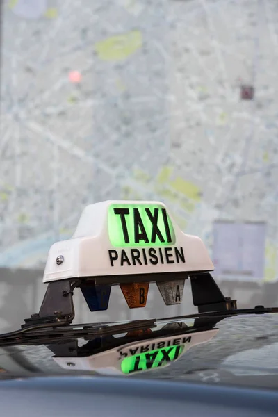 Detail Eines Grünen Schildes Auf Dem Dach Eines Taxis Paris — Stockfoto