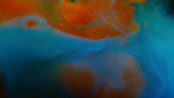 Contrasting shades of colors swirl in water, not transparent slurry of paints, clubs of paint envelop dry plants water, anxiety, another galaxy, black clubs, sunset cevilization, fanciful plants like worm, shone in background, purple mood, silations — Stock Footage Contrasting Shades Colors Swirl Water Transparent Slurry Paints Clubs Paint Stock Footage