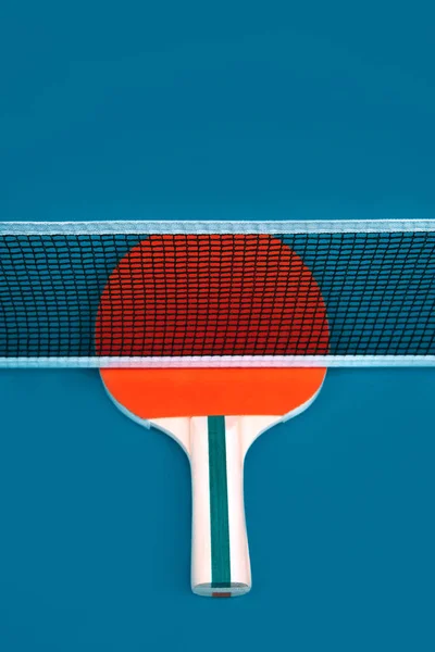 Stolní tenis nebo ping pong rakety a ballse. — Stock fotografie