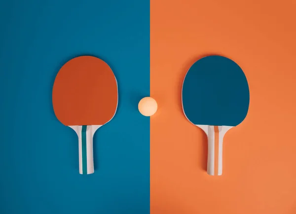 Table tennis or ping pong rackets and ballse. — Stock Photo, Image