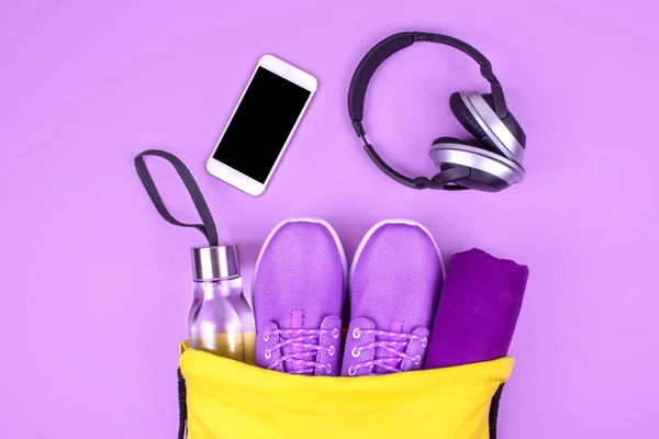 Spor ve fitness aletleri yaratıcı düz lay