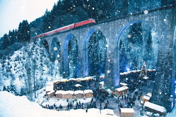 Geleneksel Noel Pazar Ravenna gorge, Almanya.