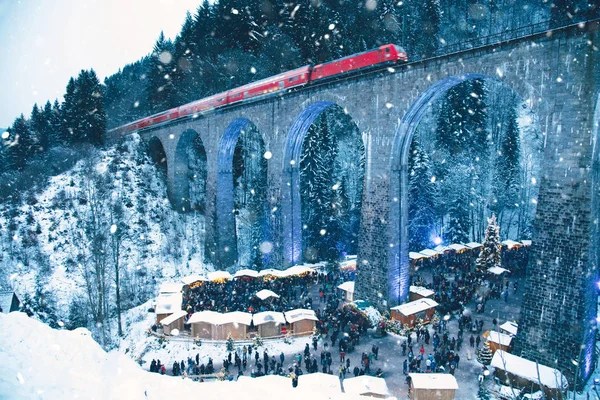 Geleneksel Noel Pazar Ravenna gorge, Almanya.