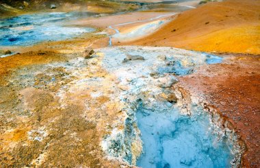 Fumarole alanında namafjall, İzlanda.