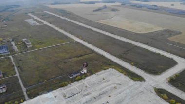 Terk edilmiş eski havaalanlarının havadan görünümü kaçak
