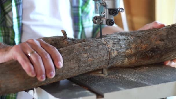 Scie électronique de table de machine, acier métallique coupé pointu — Video