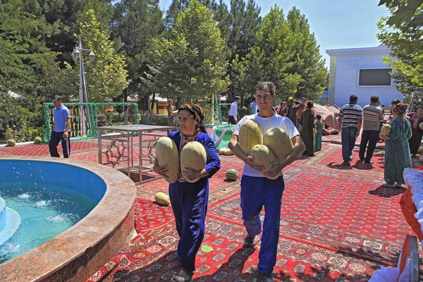 Ashgabat Turkmenistan August 2017 Melon Festival Turkmenistan Festival People Can — Stock Photo, Image