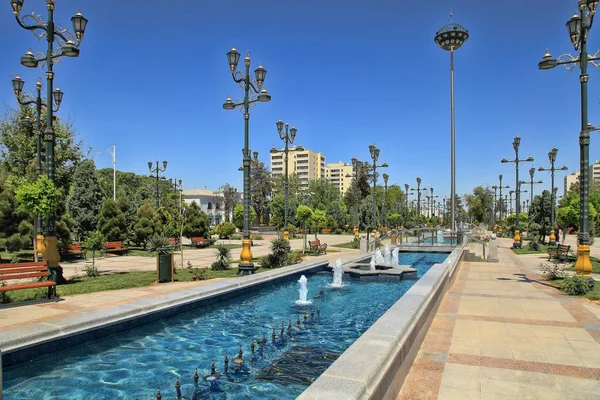 Ashgabat Turkmenistan Huhtikuuta 2017 Näkymä Puistoalueelle Ashgabatin Keskustassa Ashgabat Turkmenistan — kuvapankkivalokuva