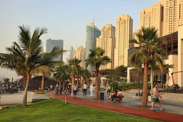 Dubai Verenigde Arabische Emiraten Mei 2018 Dubai Marina Promenade Bij — Stockfoto