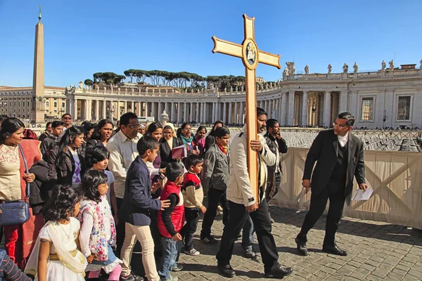 Roma Italia Abril 2016 Grupo Peregrinos Que Van Basílica San —  Fotos de Stock