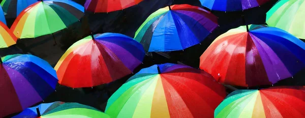 Bunte Regenschirme Städtische Straßendekoration Blick Auf Regenschirme Von Oben — Stockfoto