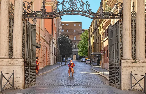 바티칸 시티, 바티칸, 로마, 이탈리아-4 월 10 일, 2016: 유명한 Swis — 스톡 사진