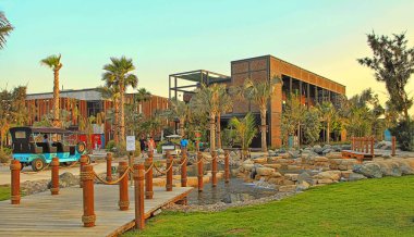 Dubai, Birleşik Arap Emirlikleri - 06 Mayıs 2018 La Mer: La Mer gün batımında. Bu bir