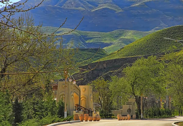 Turkmenistán, vesnická soutěska-23. březen 2019: vchod do co — Stock fotografie