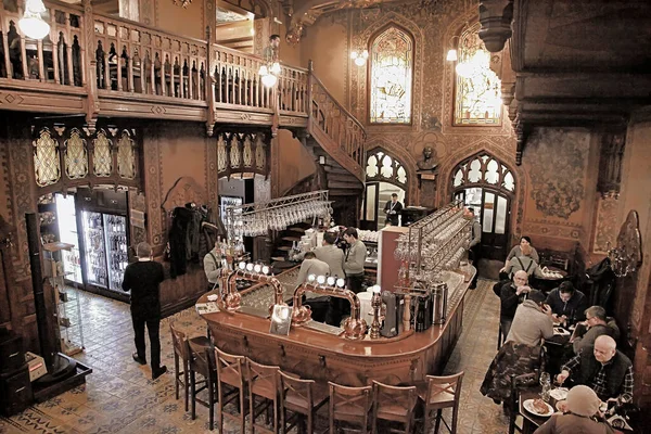 Bükreş, Romanya - 8 Ocak 2019: Caru cu Bere (Carul cu Bere veya 