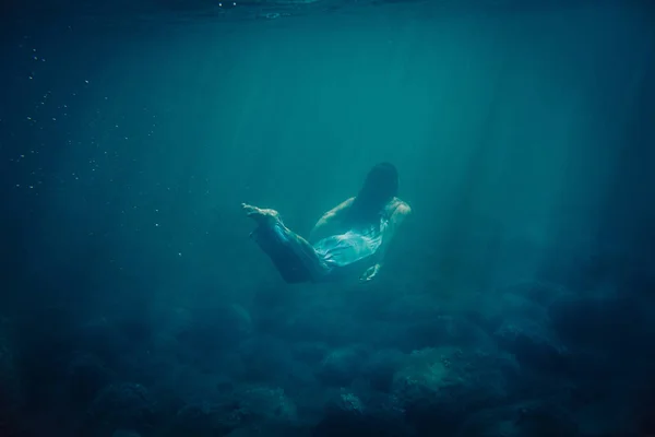 Brunette Girl Long Blue Dress Swimming Underwater — Stock Photo, Image