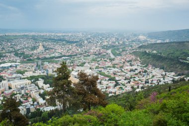 Tiflis Gürcistan şehrinin üst görünümü panoraması
