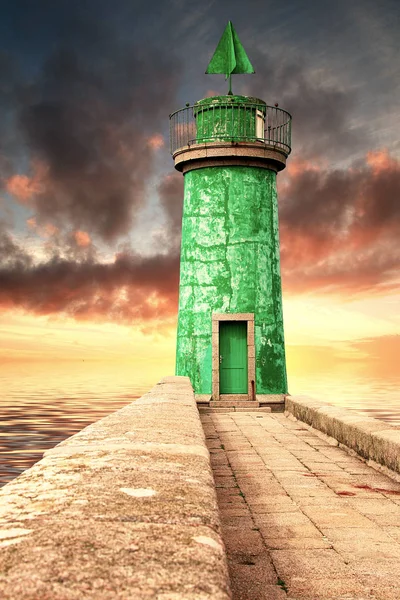 Ein Prachtvoller Alter Bretonischer Leuchtturm — Stockfoto