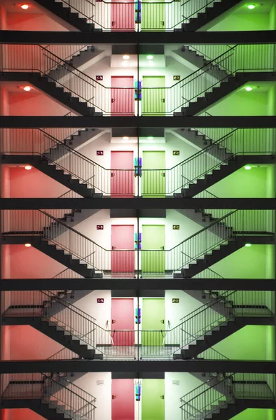 Uma Segurança Externa Escadas Noite — Fotografia de Stock