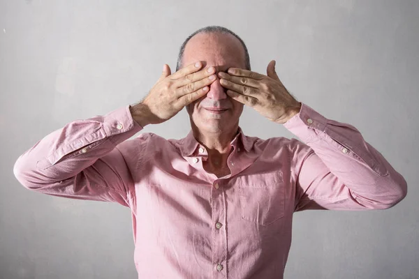 Stressad Man Med Händerna Framför Ögonen — Stockfoto