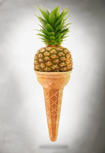 Delicioso Cono Helado Con Sabor Piña —  Fotos de Stock