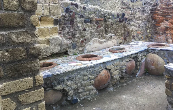 Defecatori nel sito archeologico di Ercolano — Foto Stock