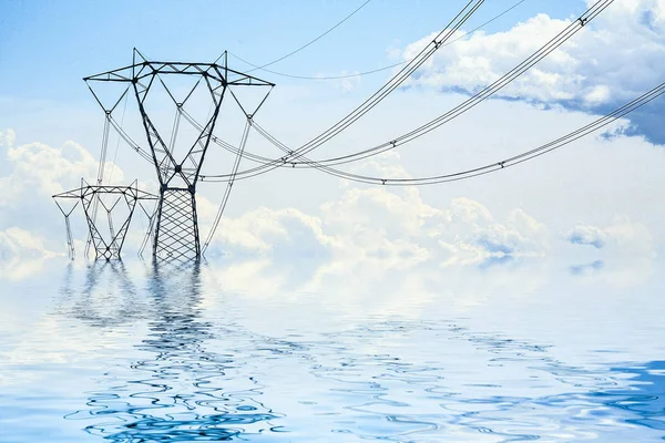 Pilón de alto voltaje en el medio del agua — Foto de Stock