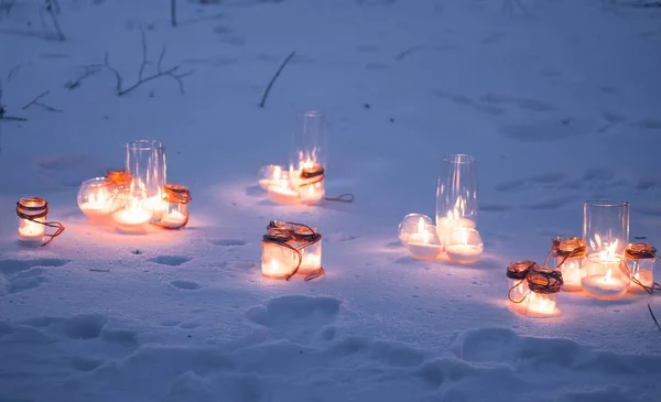 Зажженные Свечи Улице — стоковое фото