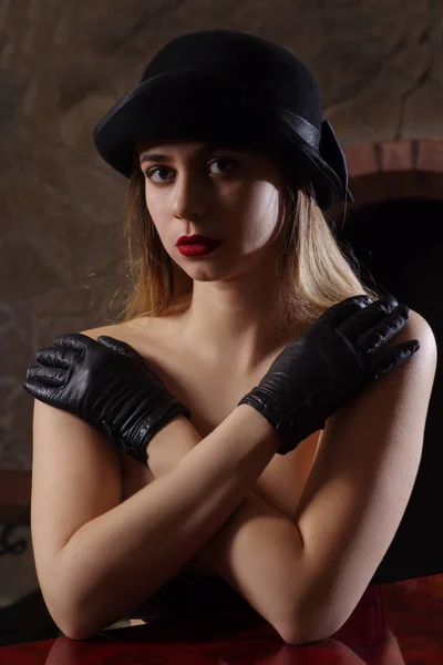 Ritratto Della Ragazza Cappello Nero — Foto Stock