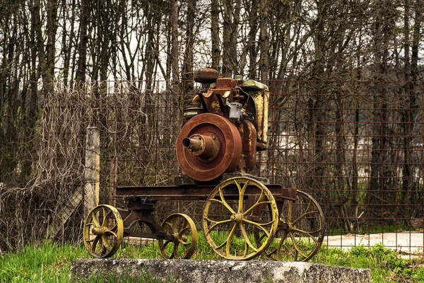 Metallschrott Kunsthandwerk Aus Metallschrott Zusammengestellt Aus Metallschrotttransporten Gesammelt Aus Metallschrotttransporten — Stockfoto