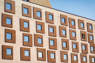 modern cephe, arka plan, doku, kule Bina camları kapatın. gökyüzü mali ofis ve yansıma penceresine.