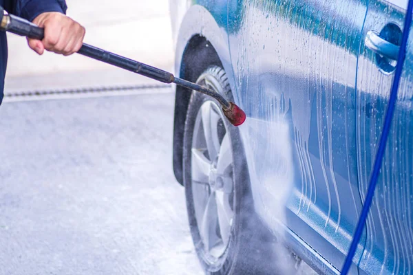 Cleaning Car Using High Pressure Water Manual Car Wash Pressurized — Stock Photo, Image