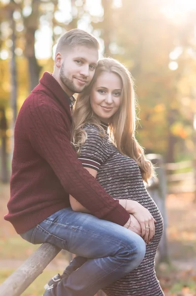 A portrait of young married couple expecting a baby — Stock Photo, Image